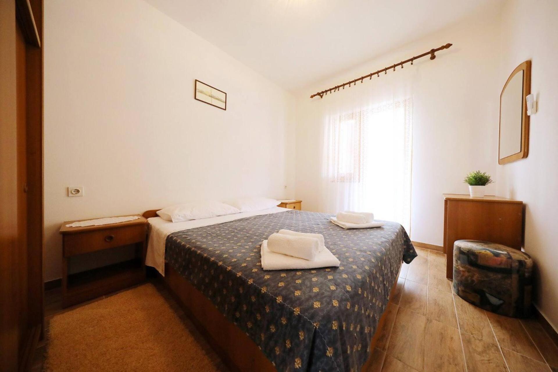 Knez - Relaxing Apartments Near The Sea On Mali Iž Zewnętrze zdjęcie