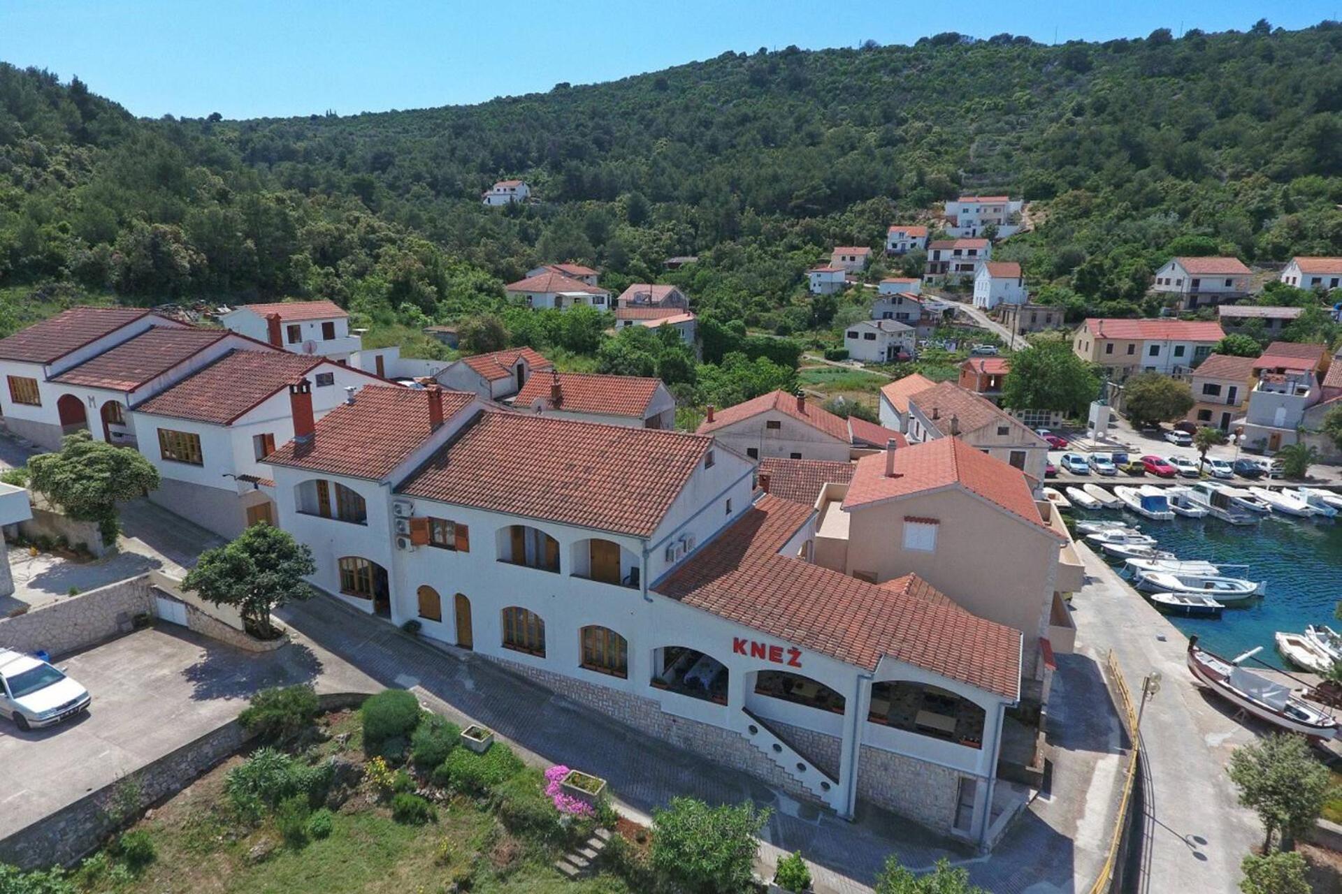 Knez - Relaxing Apartments Near The Sea On Mali Iž Zewnętrze zdjęcie