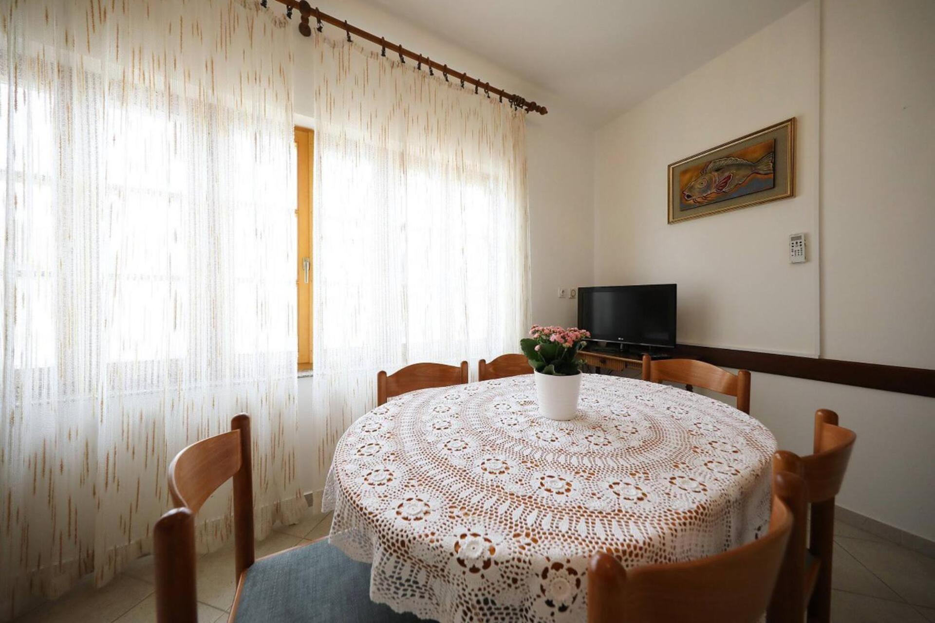 Knez - Relaxing Apartments Near The Sea On Mali Iž Zewnętrze zdjęcie