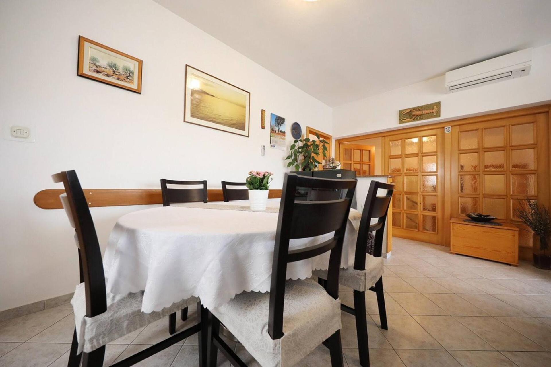 Knez - Relaxing Apartments Near The Sea On Mali Iž Zewnętrze zdjęcie