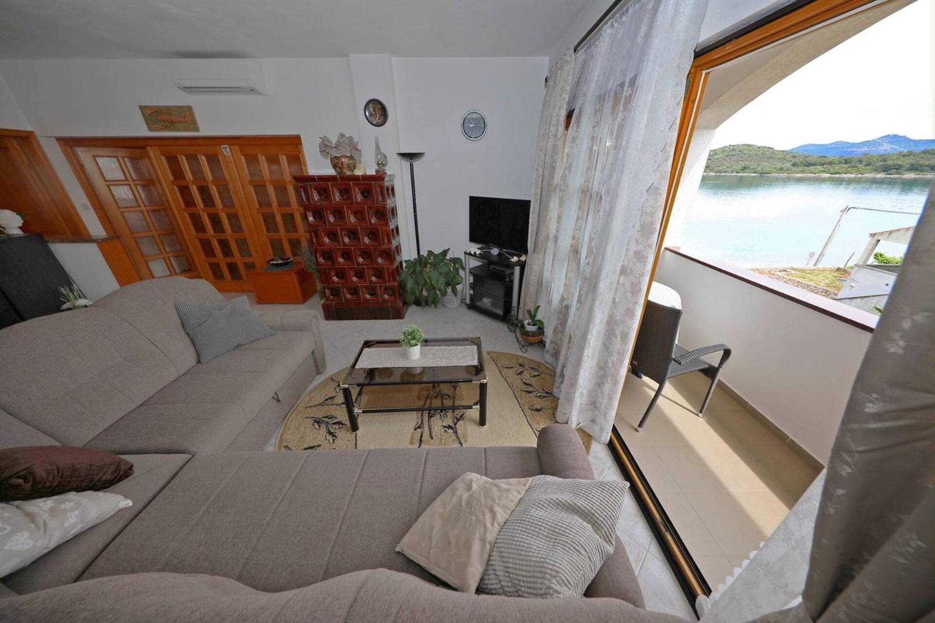 Knez - Relaxing Apartments Near The Sea On Mali Iž Zewnętrze zdjęcie